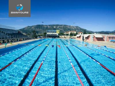 SWIMTOURS – Dein Schwimmtrainingslager mit Trainer-Expertise