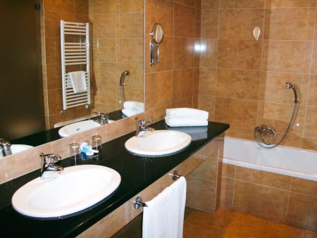https://www.schwimmtrainingslager.com/ch/media/catalog/product/cache/da432fc9ee79dfca32e073c2235ab4d7/s/c/schwimmtrainingslager_geovillage_resort6.jpg