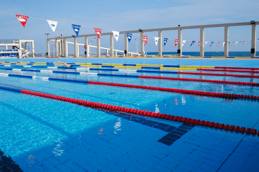Kurzbahn oder Langbahn im Schwimm-Trainingslager: Unterschiede, Vorteile und Trainingseffekte