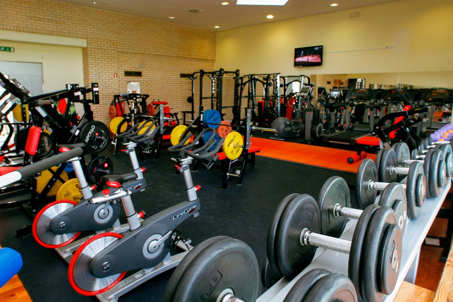Desmor Sports Center