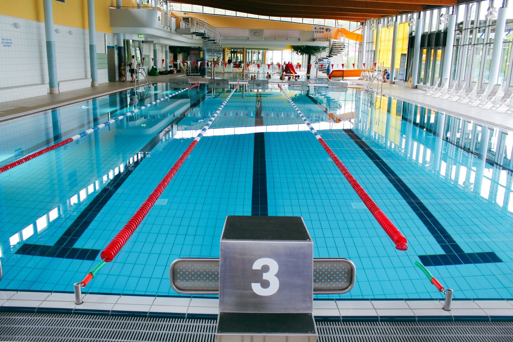 Indoor Schwimmbad im Freizeitzentrum Rohrer Stirn in Meiningen