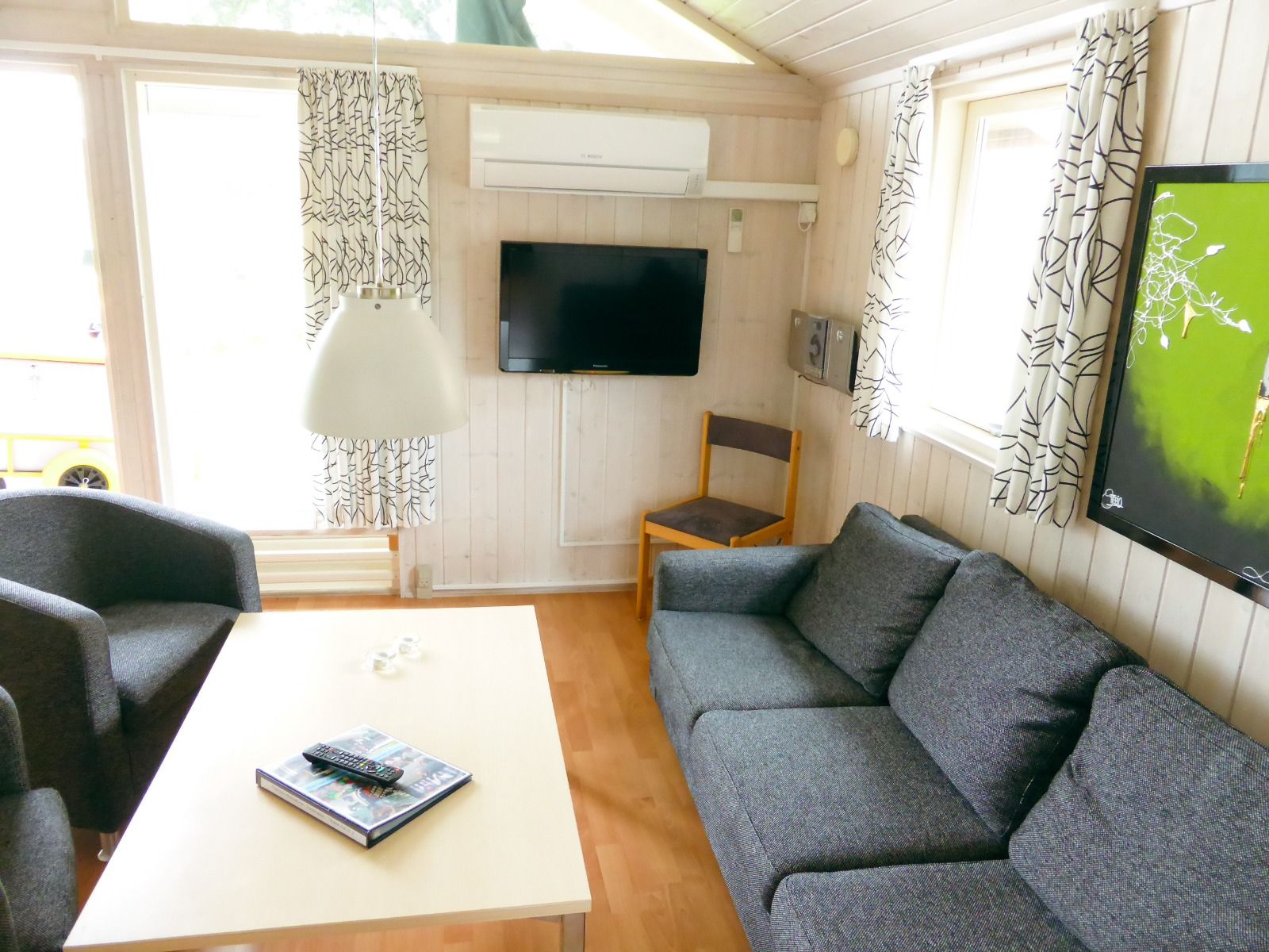 Sport- und Freizeitzentrum Skaerbaek Innenbereich Bungalows mit Sitzecke