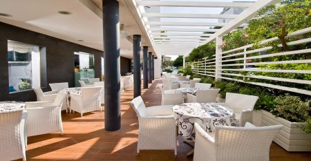 Club Hotel