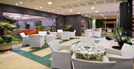 Club Hotel