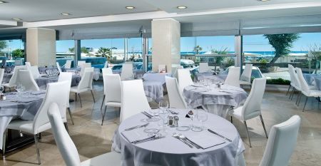 Club Hotel