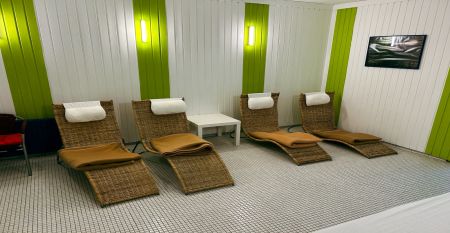 Luftaufnahme des Sport und Seminar Center Radevormwald mit umliegenden Sportanlagen