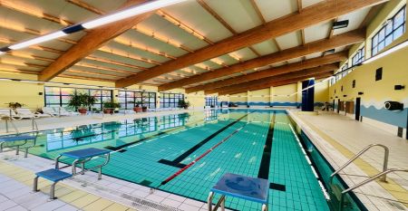 Außenansicht mit schönem, großen Garten und Sitzgruppe beim Sportcampus Schlotheim