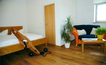 Außenansicht des altertümlichen Gebäudes des Hotel Fronveste in Meiningen, Thüringen