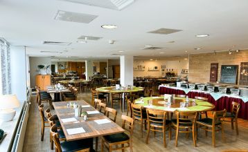 Luftaufnahme des Sport und Seminar Center Radevormwald mit umliegenden Sportanlagen