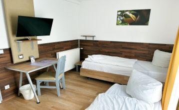 Luftaufnahme des Sport und Seminar Center Radevormwald mit umliegenden Sportanlagen