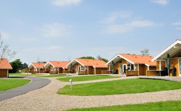 Sport- und Freizeitzentrum Skaerbaek Aussenanlagen und Zugang zu Bungalows
