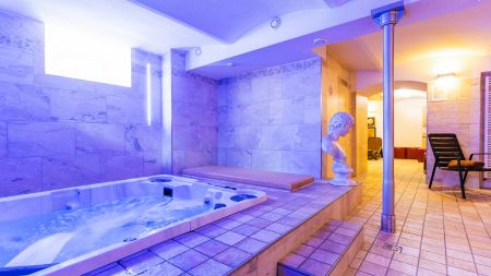 https://www.schwimmtrainingslager.com/de/media/catalog/product/cache/da432fc9ee79dfca32e073c2235ab4d7/f/u/fussballtrainingslager_hotel_subterra_soccatours7.jpg