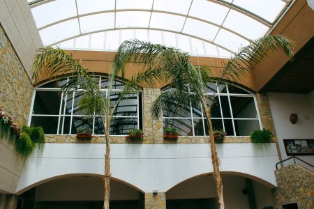https://www.schwimmtrainingslager.com/de/media/catalog/product/cache/da432fc9ee79dfca32e073c2235ab4d7/s/c/schwimmtrainingslager_giverola_resort2.jpg