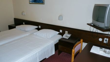 https://www.schwimmtrainingslager.com/de/media/catalog/product/cache/da432fc9ee79dfca32e073c2235ab4d7/s/c/schwimmtrainingslager_hotel_opatija5.jpg