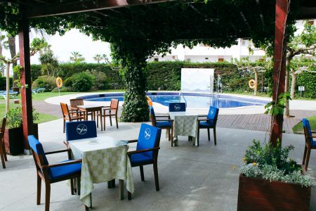 https://www.schwimmtrainingslager.com/de/media/catalog/product/cache/da432fc9ee79dfca32e073c2235ab4d7/s/c/schwimmtrainingslager_hotel_victoria3.jpg