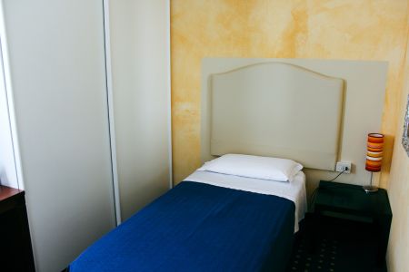 https://www.schwimmtrainingslager.com/de/media/catalog/product/cache/da432fc9ee79dfca32e073c2235ab4d7/s/c/schwimmtrainingslager_hotel_villa_maria4.jpg