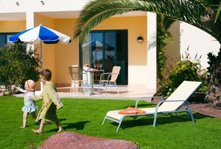 https://www.schwimmtrainingslager.com/de/media/catalog/product/cache/da432fc9ee79dfca32e073c2235ab4d7/s/c/schwimmtrainingslager_las_playitas2.jpg